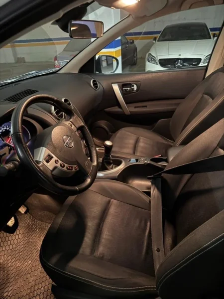 Tirane, shes makine Nissan qashqai Nafte, manuale Kondicioner 165 km 8.000 €