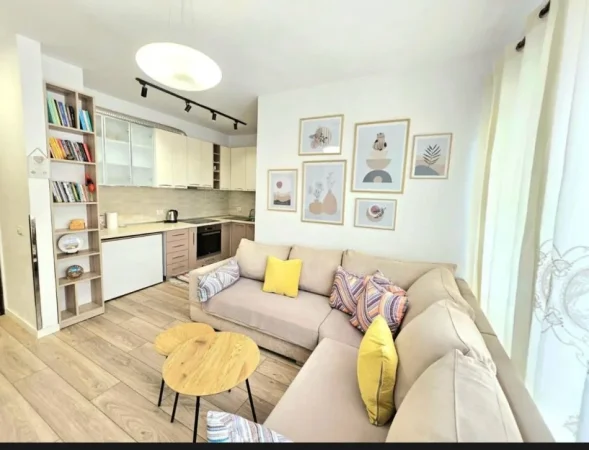 Tirane, jepet me qera apartament 1+1 , 60 m² 550 € (Fusha Aviacionit)
