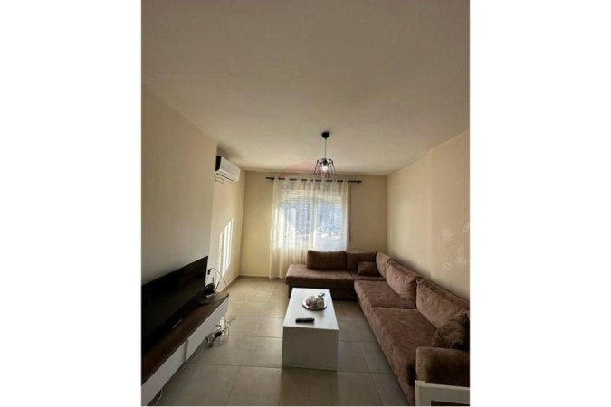 Tirane, jepet me qera apartament 1+1 Kati 2, 450 € 