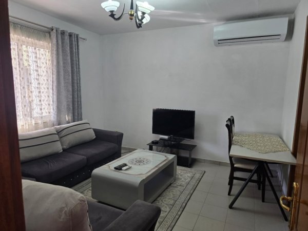 Tirane, jepet me qera apartament 2+1 Kati 1, 100 m² 400 € (laprake)