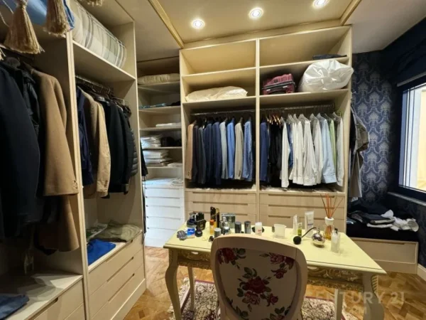 Tirane, jap me qera apartament 2+1+2+ 2 POSTE PARKIMI+Ballkon , 140 m² 1.500 € (Rruga e Kosovarëve)