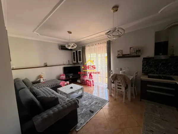 Vlore, shitet apartament 2+1+Ballkon Kati 7, 91 m² 145.000 € (Rruga Murat Tërbaçi)