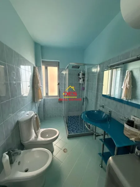 Vlore, shitet apartament 2+1+Ballkon Kati 7, 91 m² 145.000 € (Rruga Murat Tërbaçi)