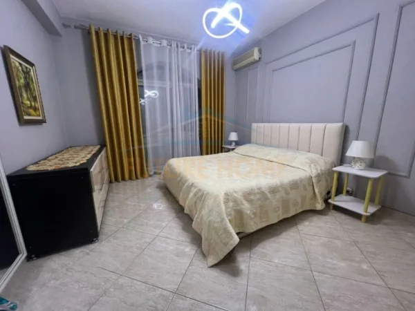 Tirane, jepet me qera apartament 1+1 Kati 4, 75 m² 600 € (Rruga e Kavajes)