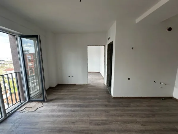Tirane, shitet apartament 1+1+Ballkon Kati 8, 57 m² 93.000 € (astir)