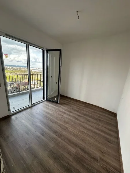 Tirane, shitet apartament 1+1+Ballkon Kati 8, 57 m² 93.000 € (astir)