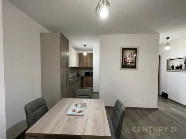 Tirane, jap me qera apartament 1+1+Ballkon , 76 m² 630 € (Liqeni i Thatë)