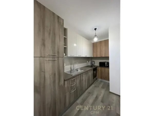 Tirane, jap me qera apartament 1+1+Ballkon , 76 m² 630 € (Liqeni i Thatë)