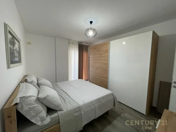 Tirane, jap me qera apartament 1+1+Ballkon , 76 m² 630 € (Liqeni i Thatë)