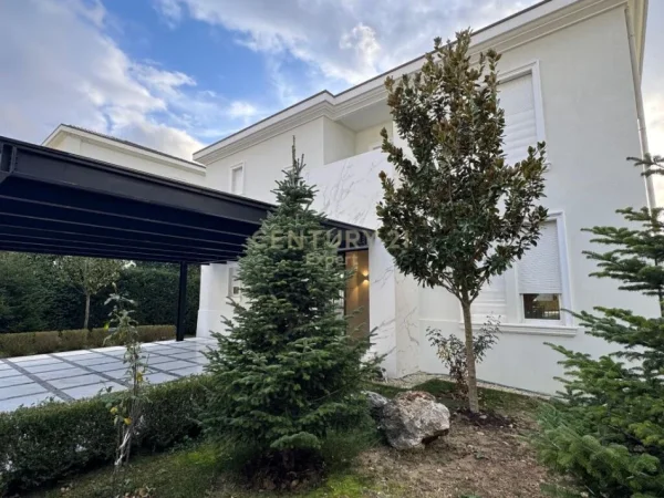 Tirane, SHES VILE ME PISHINE NE ROLLING HILLS RESIDENCE  , 762 m² 2.300.000 € (Qendra Tregtare TEG)