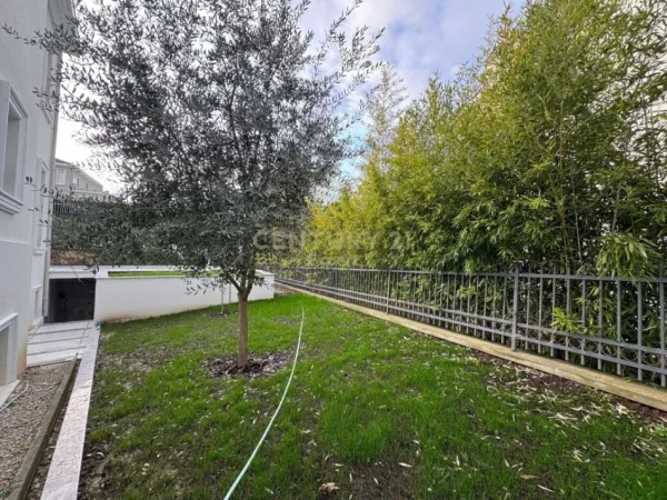 Tirane, SHES VILE ME PISHINE NE ROLLING HILLS RESIDENCE  , 762 m² 2.300.000 € (Qendra Tregtare TEG)