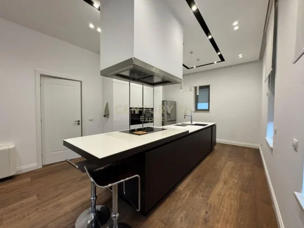 Tirane, SHES VILE ME PISHINE NE ROLLING HILLS RESIDENCE  , 762 m² 2.300.000 € (Qendra Tregtare TEG)