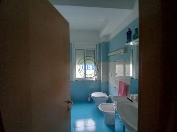 Durres, shitet apartament 3+1+Ballkon Kati 2, 145 m² 160.000 € (Tregu Fshatar)