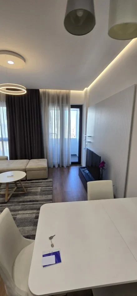 Tirane, jepet me qera apartament 1+1+Ballkon Kati 9, 70 m² 750 € (Square 21)