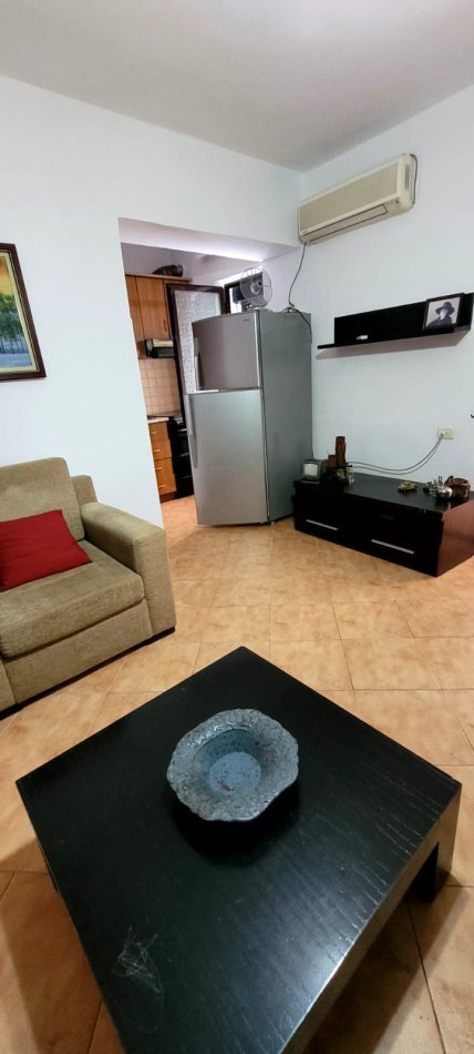 Tirane, jepet me qera 3+1 , 550 € (rruge e durrsit)