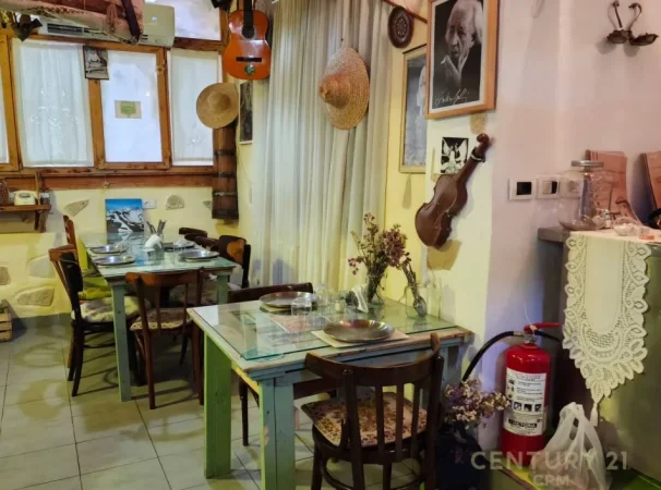 Tirane, shitet bar-resorant Kati 0, 66 m² 260.000 € (Vasil Shanto)