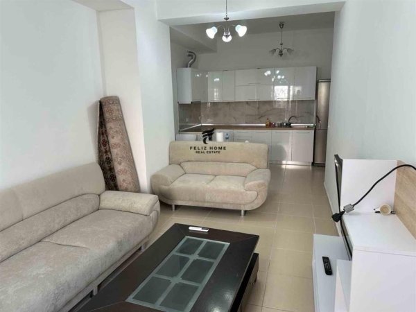 Tirane, jepet me qera apartament 1+1+Ballkon Kati 3, 70 m² 400 € (KODRA E DIELLIT)
