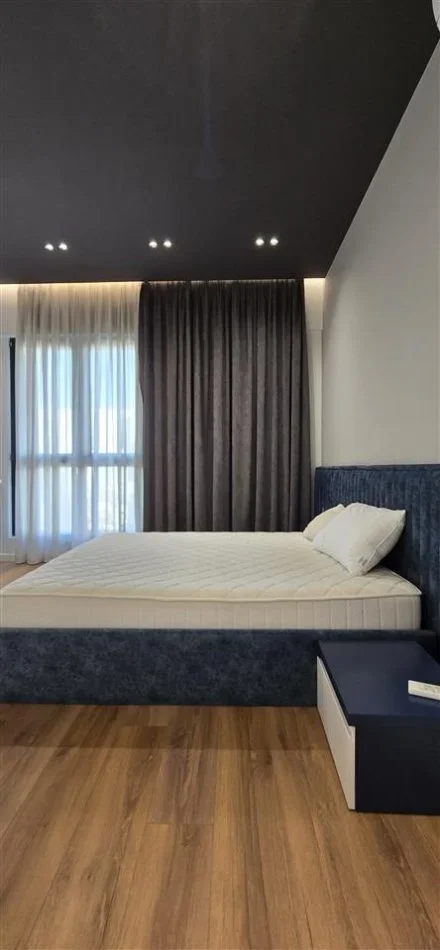 Tirane, jepet me qera 1+1+Ballkon Kati 9, 70 m² 750 € (KOMPLEKSI SQUARE 21 , RR E KAVAJES)