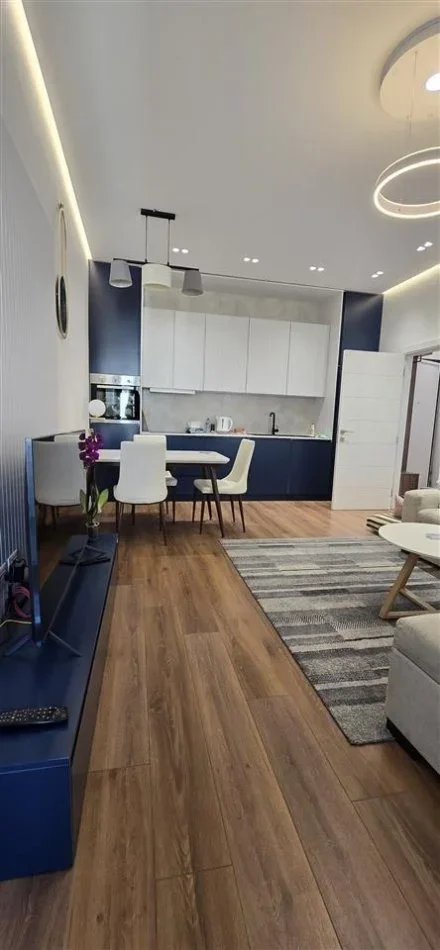 Tirane, jepet me qera 1+1+Ballkon Kati 9, 70 m² 750 € (KOMPLEKSI SQUARE 21 , RR E KAVAJES)