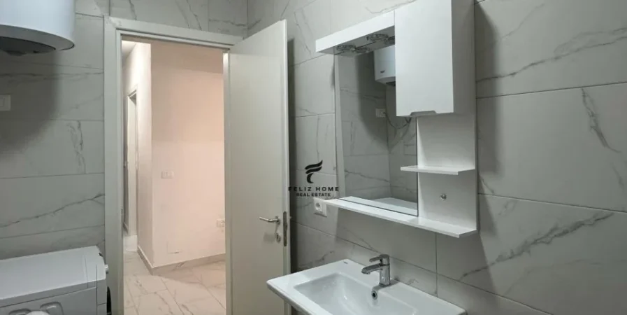 Tirane, jepet me qera apartament 1+1+Ballkon Kati 9, 75 m² 650 € (DON BOSKO)