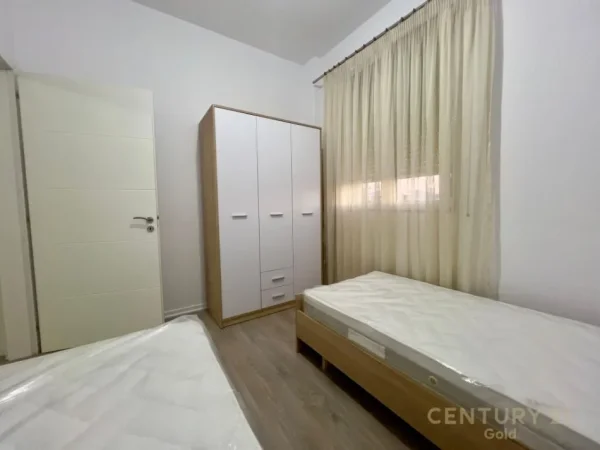 Tirane, jepet me qera apartament 2+1 Kati 9, 85 m² 600 € (Ish Fusha e Aviacionit)