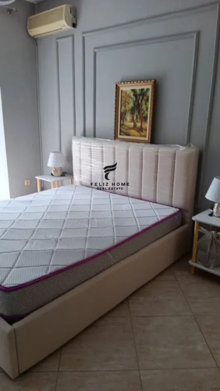 Tirane, jepet me qera apartament 1+1+Ballkon Kati 4, 74 m² 600 € (RRUGA E KAVAJES)