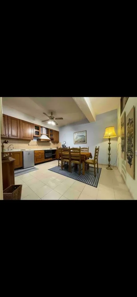 Tirane, jepet me qera apartament 1+1+Aneks+Ballkon Kati 2, 80 m² 550 € (Stacioni trenit)