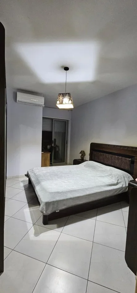 Tirane, jepet me qera 2+1+Ballkon Kati 6, 80 m² 600 € (Rruga Teodor Keko)