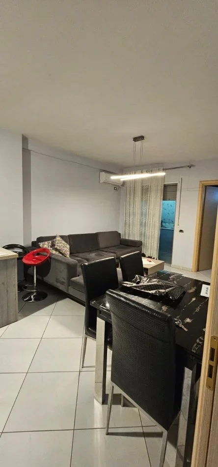 Tirane, jepet me qera 2+1+Ballkon Kati 6, 80 m² 600 € (Rruga Teodor Keko)