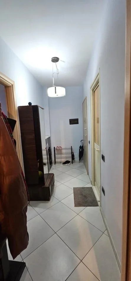Tirane, jepet me qera 2+1+Ballkon Kati 6, 80 m² 600 € (Rruga Teodor Keko)