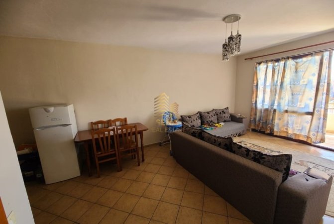 Tirane, jepet me qera apartament 1+1 Kati 7, 70 m² 400 € (Rruga Aleksander Moisiu)