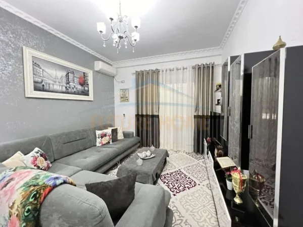 Tirane, shitet apartament 2+1 , 105 m² 140.000 € (FRESK)    UNA49925