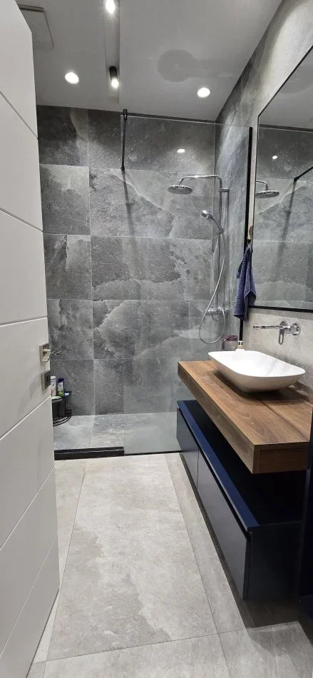 Tirane, jepet me qera apartament 1+1 Kati 8, 70 m² 750 € (Square 21)