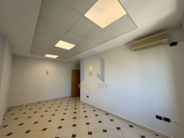 Tirane, jap me qera zyre Kati 5, 110 m² 1.550 € (bllok)