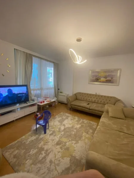 Tirane, jepet me qera apartament 2+1+2+Aneks+Ballkon Kati 2, 110 m² 700€ (Komuna e Parisit)