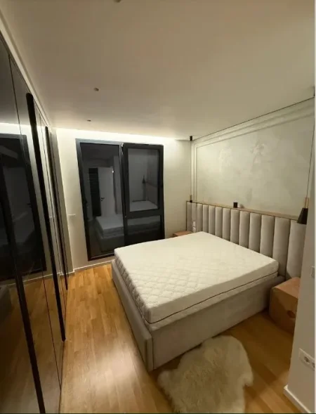 Tirane, jepet me qera apartament 3+1+Ballkon , 148 m² 2.000 € (Teg)
