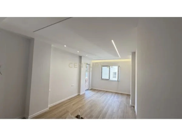Tirane, shitet apartament 1+1 Kati 2, 64 m² 120.000 € (Neom109279)
