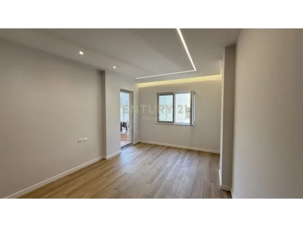Tirane, shitet apartament 1+1 Kati 2, 64 m² 120.000 € (Neom109279)
