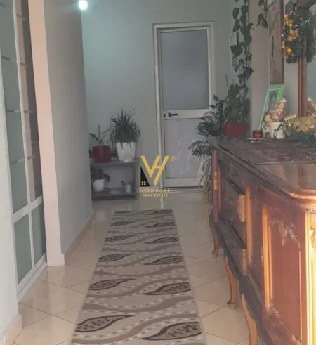 Tirane, shitet Shtepi Private 3+1+Ballkon Kati 0, 310 m² 250.000 € (MISTO MAME)