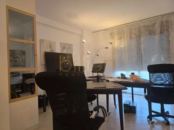 Tirane, jepet me qera zyre Kati 9, 140 m² 1.000 € (Qender, Tirana, Albania)