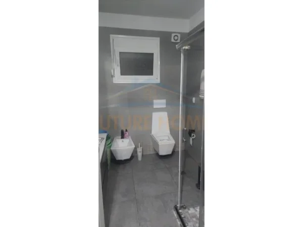 Durres, shitet apartament 1+1+Ballkon Kati 4, 80 m² 80.000 € (GOLEM)