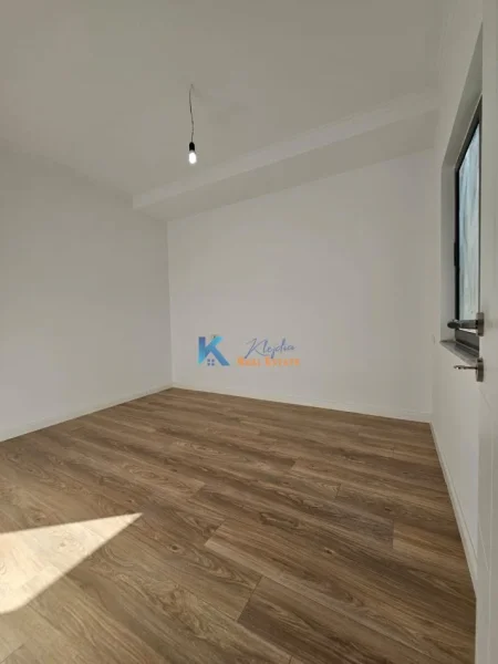 Tirane, shes apartament 1+1 Kati 2, 46,5 m² 108.000 € Ish Nisharaku, pas komplekksit Square 21