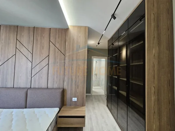 Tirane, jepet me qera apartament 2+1+Ballkon Kati 7, 94 m² 600 € (Ali Demi)