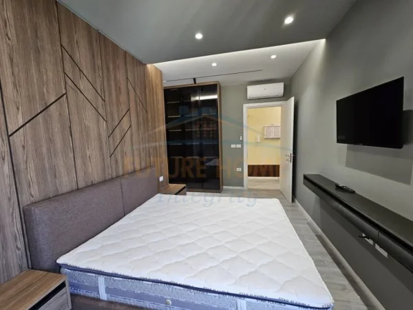 Tirane, jepet me qera apartament 2+1+Ballkon Kati 7, 94 m² 600 € (Ali Demi)