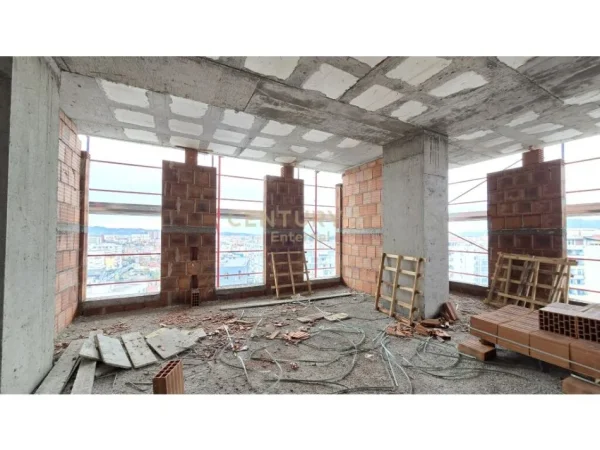 Tirane, shitet apartament 2+1+Ballkon Kati 9, 101 m² 253.000 € (ENT101294)