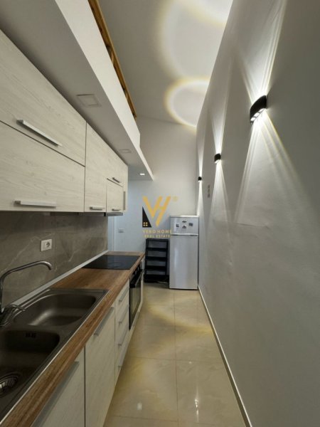 Tirane, jepet me qera apartament 1+1+Ballkon Kati 5, 75 m² 500 € (KODRA E DIELLIT)