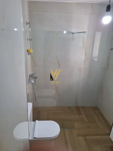 Tirane, shitet apartament 2+1+Ballkon Kati 2, 95 m² 210.000 € (KOMUNA E PARISIT)