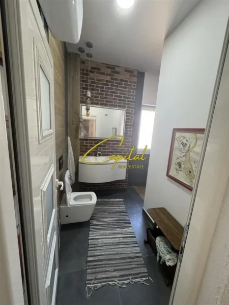 Tirane, jepet me qera apartament 2+1 Kati 7, 114 m² 800 € (STACIONI TRENIT)