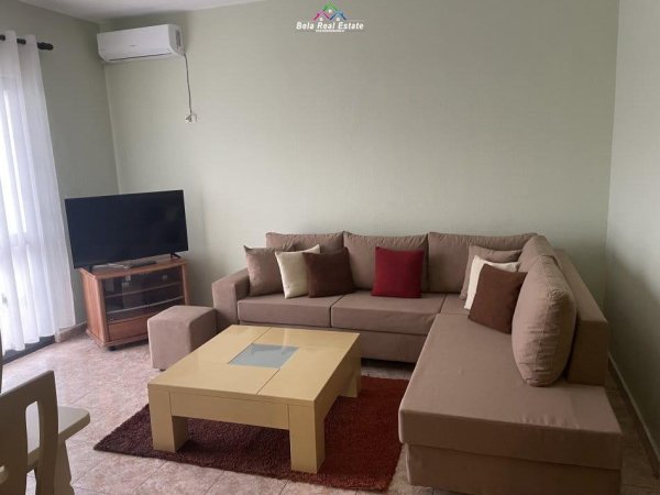 Tirane, jepet me qera apartament 1+1+Ballkon Kati 3, 70 m² 400 € (kodra e diellit)