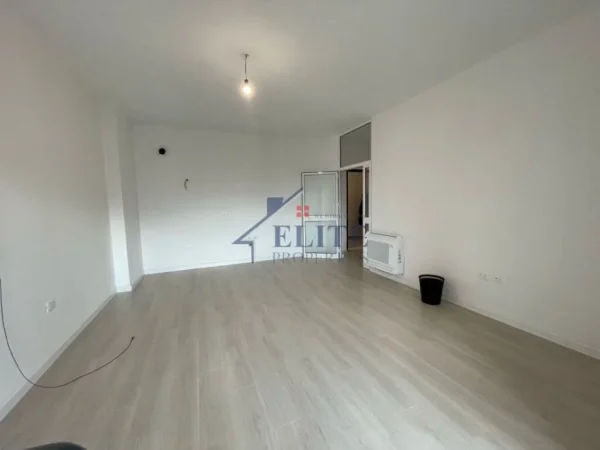 Tirane, jepet me qera zyre Kati 2, 100 m² 750 € (Myslym Shyri)